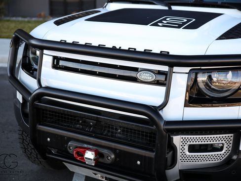 Used 2021 Land Rover Defender 110 SE image 30