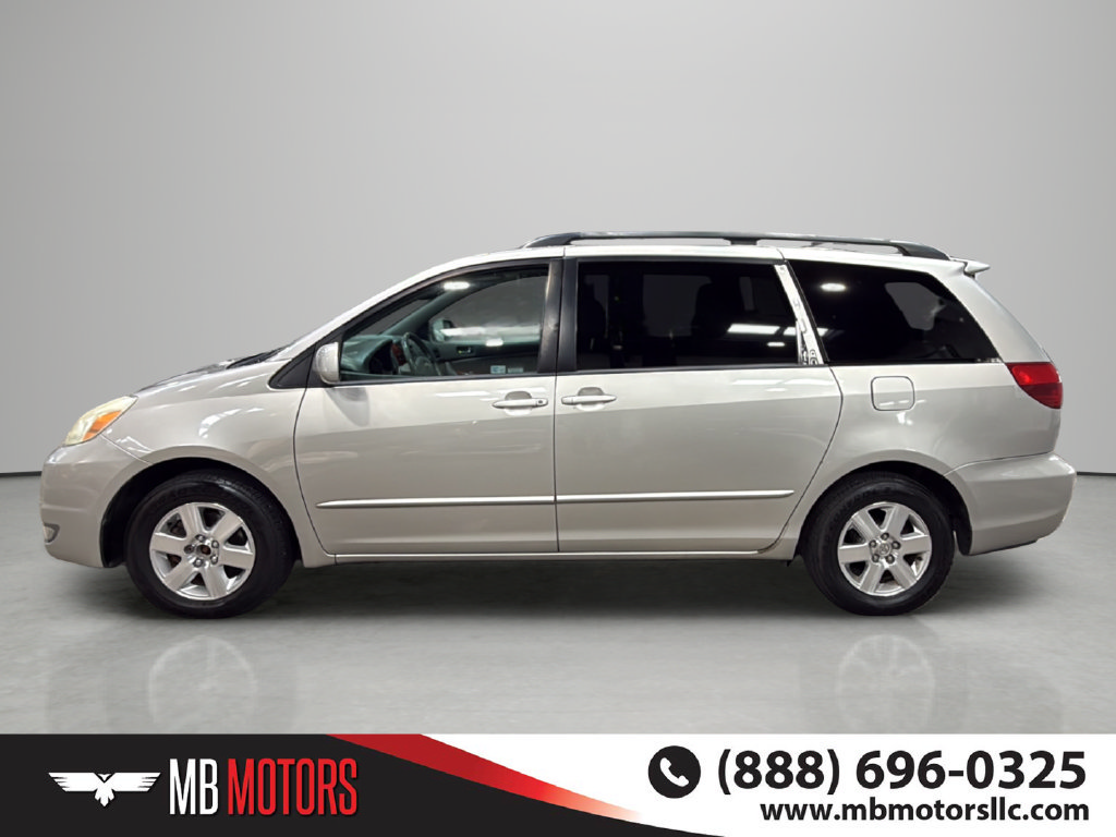 Used 2004 Toyota Sienna XLE w/ XLE Pkg 14 FWD image 2