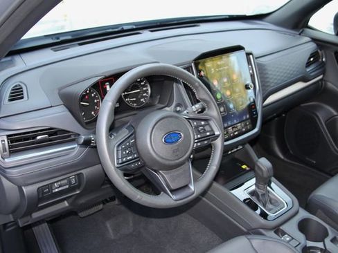 Used 2025 Subaru Forester Limited image 17