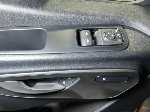 Used 2025 Mercedes-Benz Sprinter 2500 image 21