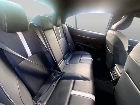 Used 2025 Toyota Camry SE FWD image 19
