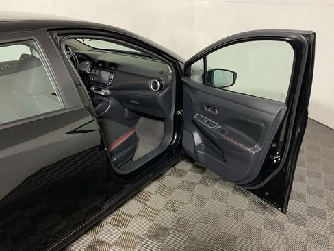 Used 2025 Nissan Versa SR image 31