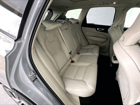 Used 2024 Volvo XC60 B5 Ultimate w/ Protection Package Premier image 36