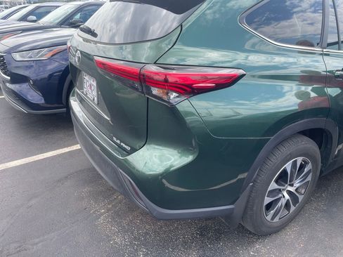 Used 2023 Toyota Highlander XLE image 10