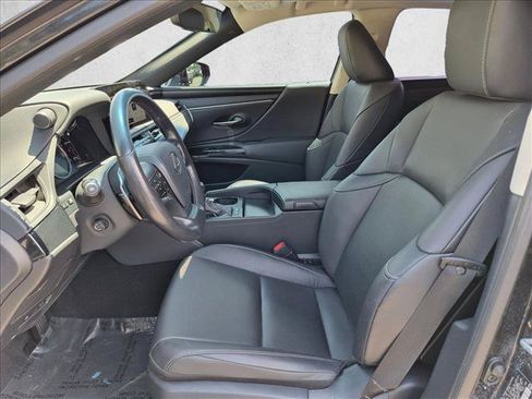 Used 2025 Lexus ES 300h w/ Premium Package FWD image 16