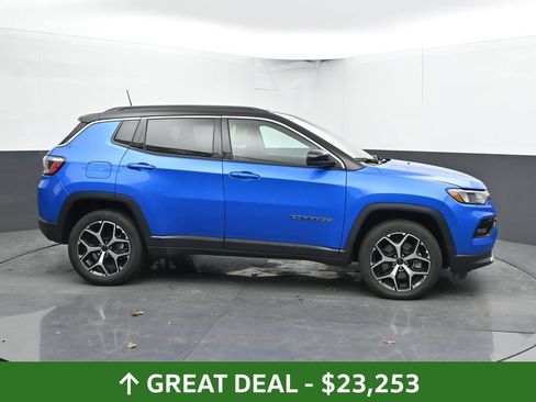 Used 2025 Jeep Compass Limited AWD/4WD image 5