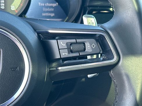 Used 2022 Porsche Macan image 26