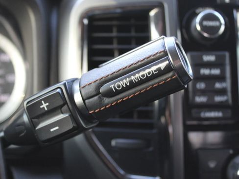 Used 2018 Nissan Titan Platinum Reserve w/ Platinum Utility Package image 19