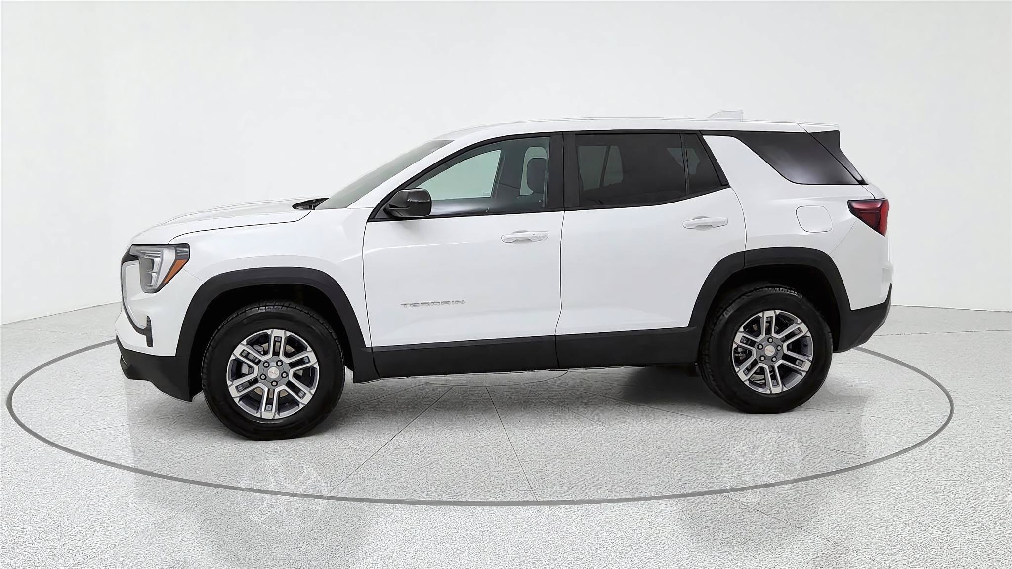 Used 2026 GMC Terrain Elevation FWD image 2