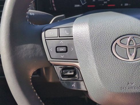 Used 2025 Toyota Camry SE image 24