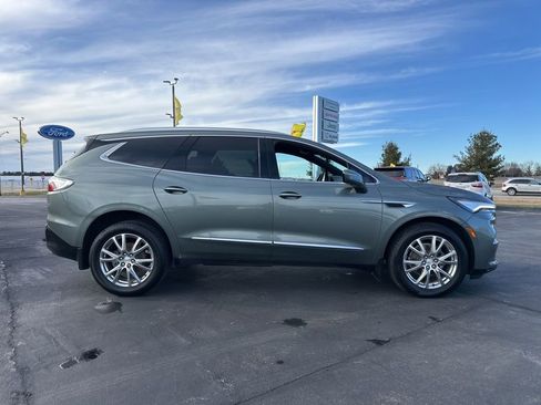 Used 2022 Buick Enclave Premium w/ Surround and Sites Package image 4