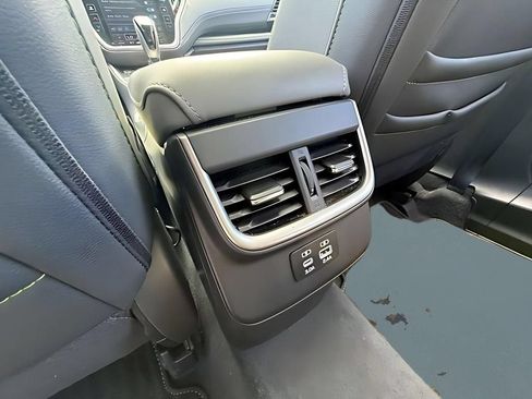 Used 2025 Subaru Outback Onyx Edition AWD/4WD image 28