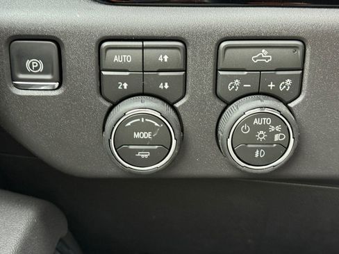 New 2026 Chevrolet Silverado 1500 LT Trail Boss w/ LPO, Dark Essentials Package image 19