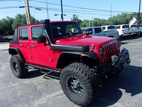Used 2014 Jeep Wrangler Unlimited Sport w/ Connectivity Group AWD/4WD image 8