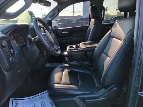 Used 2020 Chevrolet Silverado 1500 Custom w/ Custom Value Package AWD/4WD image 9