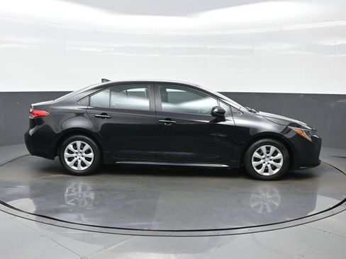 Used 2024 Toyota Corolla LE FWD image 7