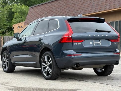 Used 2021 Volvo XC60 T5 Momentum w/ Climate Package AWD/4WD image 3