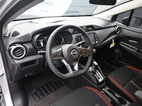 New 2025 Nissan Versa SR w/ Trunk Package image 18
