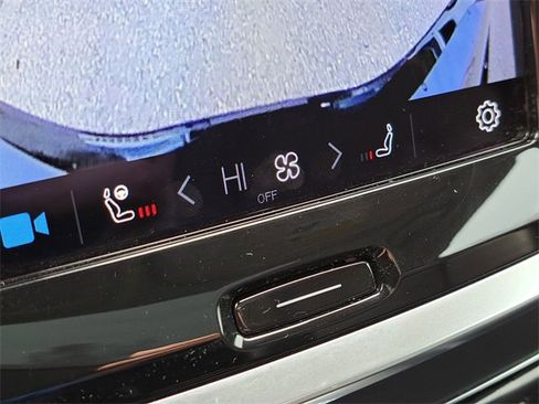 Used 2024 Volvo S60 B5 Core image 15