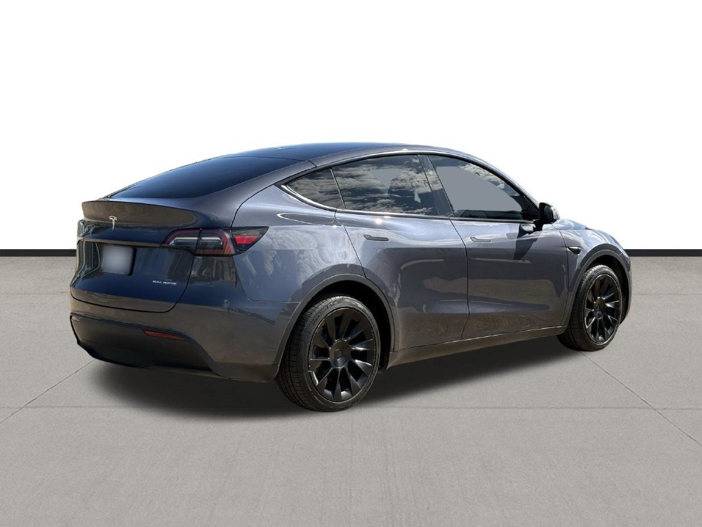 Used 2023 Tesla Model Y Long Range AWD/4WD image 5