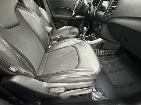 Used 2019 Jeep Compass Latitude w/ Popular Equipment Group image 15