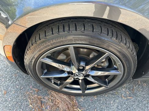 Used 2019 MAZDA MX-5 Miata RF Grand Touring RWD image 12