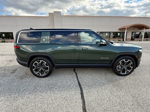 Used 2024 Rivian R1S Adventure AWD/4WD image 6