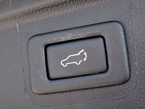 Used 2018 Subaru Outback 2.5i Touring w/ Popular Package #3 image 31