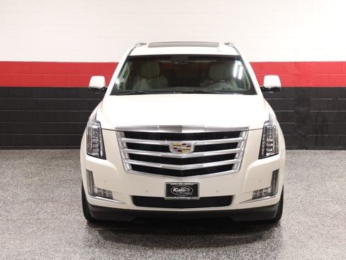 Used 2015 Cadillac Escalade Luxury AWD/4WD image 12
