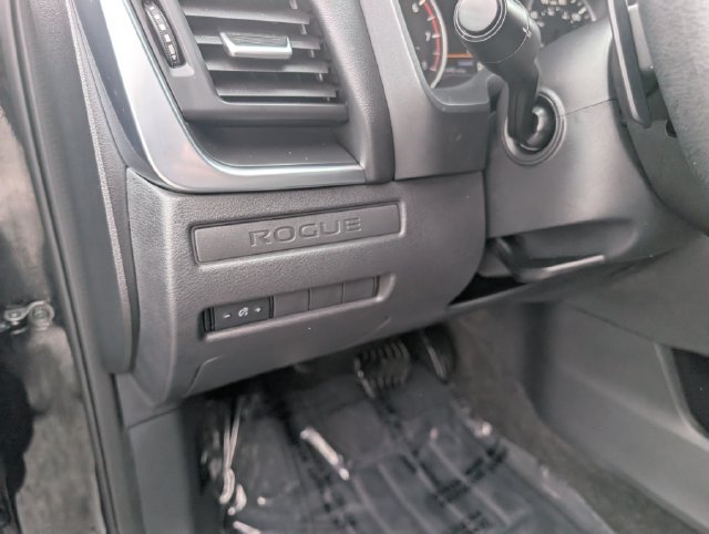 Used 2022 Nissan Rogue S FWD image 20