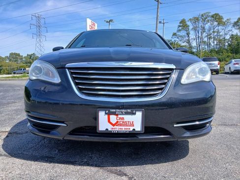 Used 2012 Chrysler 200 Touring FWD image 2