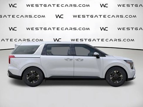 Used 2026 Kia Carnival LXS FWD image 10