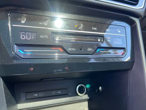 New 2025 Volkswagen Taos SE image 12