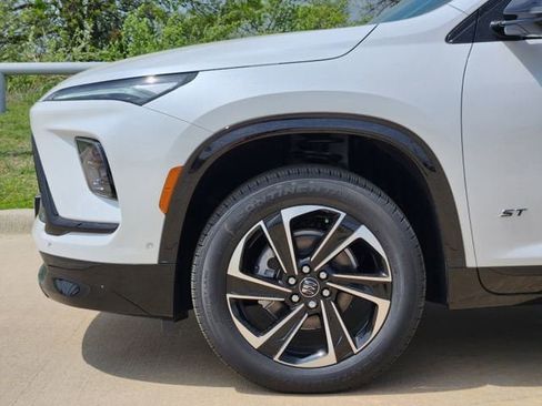 New 2025 Buick Enclave Sport Touring w/ Super Cruise Package image 13