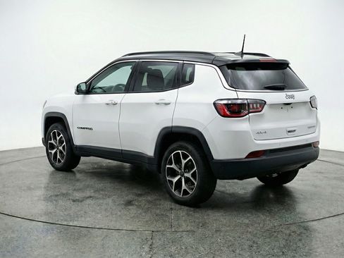 Used 2025 Jeep Compass Limited image 6