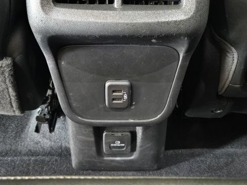 Certified 2023 GMC Terrain SLT w/ Infotainment Package II AWD/4WD image 18