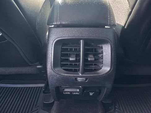 Used 2019 Jeep Cherokee Limited AWD/4WD image 14