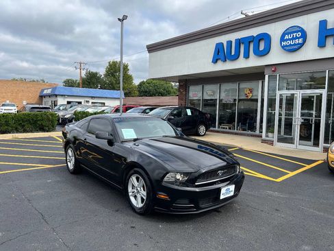 Used 2014 Ford Mustang Coupe image 3