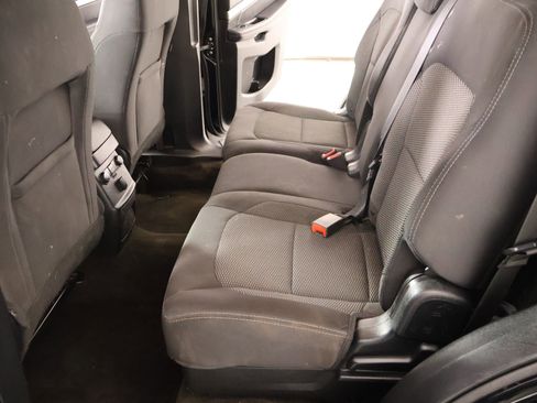 Used 2017 Ford Explorer XLT w/ Equipment Group 201A AWD/4WD image 12