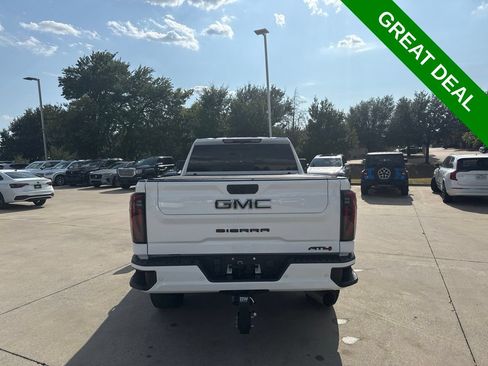 Used 2024 GMC Sierra 2500 AT4 w/ AT4 Preferred Package AWD/4WD image 6