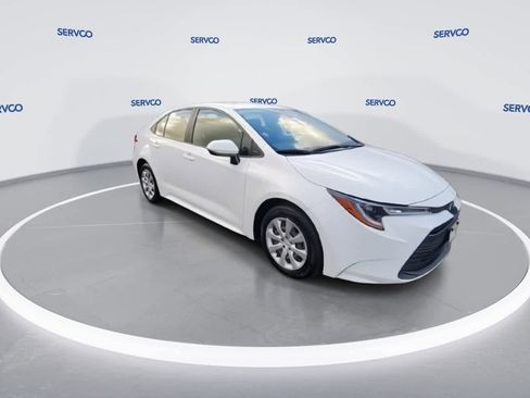 Used 2024 Toyota Corolla LE image 3