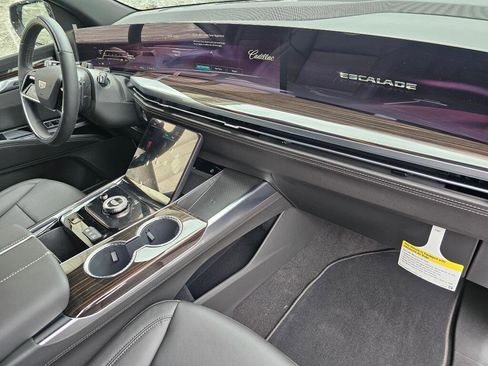 New 2026 Cadillac Escalade 4WD image 15