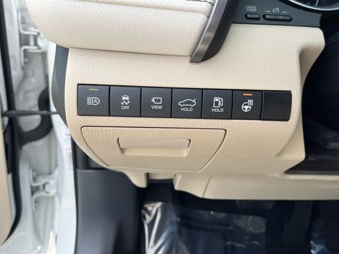 Used 2024 Toyota Camry XLE w/ Navigation Package FWD image 13