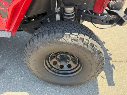Used 2005 Jeep Wrangler Unlimited Rubicon AWD/4WD image 36