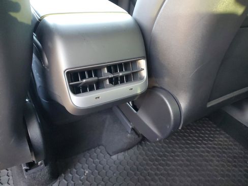 Used 2025 Tesla Model Y Long Range image 15