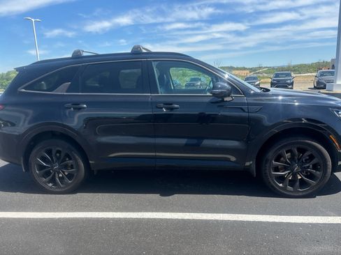 Used 2022 Kia Sorento SX AWD/4WD image 2