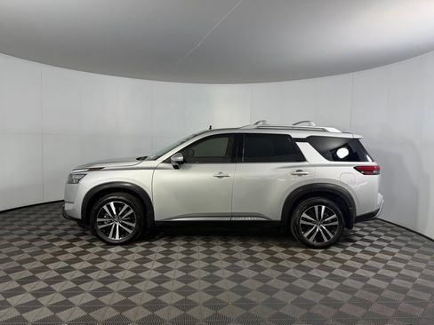 Used 2025 Nissan Pathfinder Platinum w/ Cargo Package AWD/4WD image 8