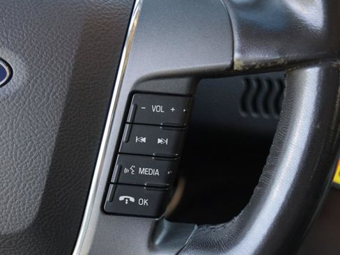 Used 2012 Ford Taurus SEL FWD image 25