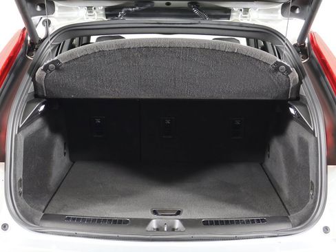 Used 2020 Cadillac XT4 Premium Luxury w/ Cold Weather Package image 23