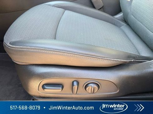 Certified 2023 Buick Encore GX Preferred w/ Cold Weather Comfort Package FWD image 19